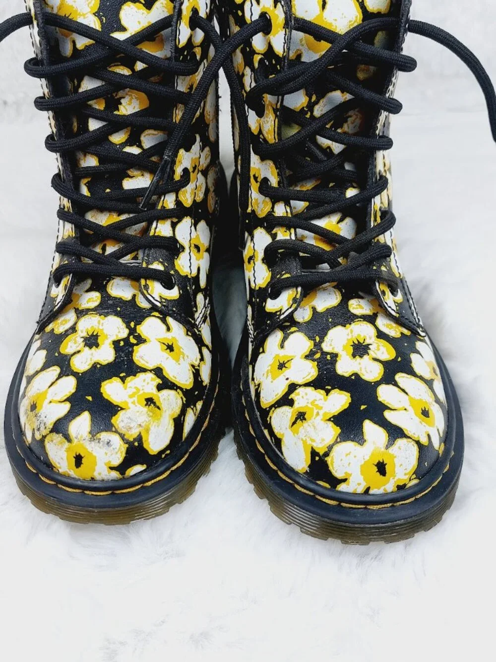 Dr. Martens Girls Black Yellow 1460 Pansy Patent Leather Lace Up Boots Size US 3